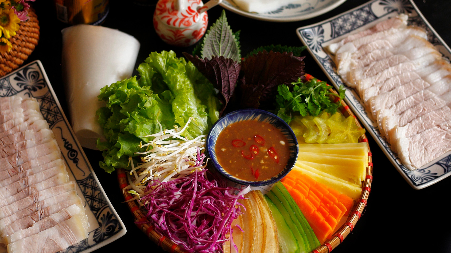Bánh tráng cuốn thịt heo (バイン・チャン・クオン・ティット・ヘオ)